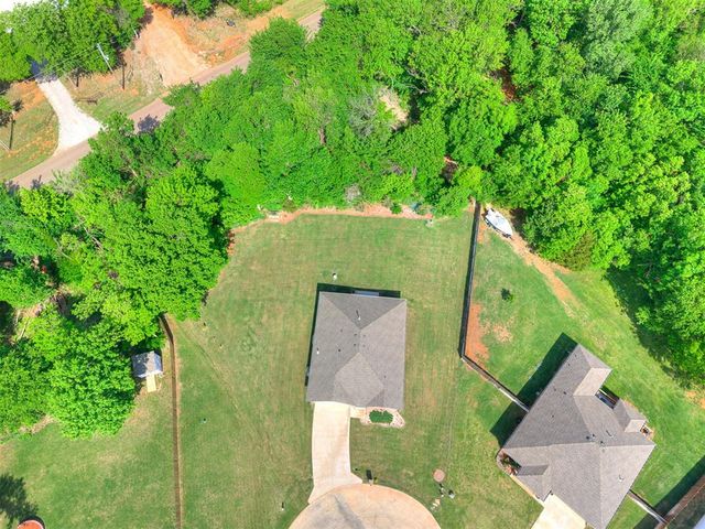 9896 Abington Circle, Edmond, OK 73025