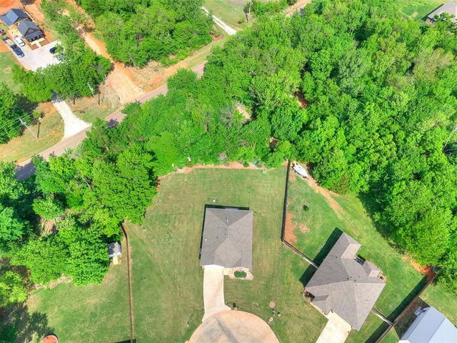 9896 Abington Circle, Edmond, OK 73025