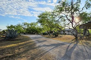 4029 County Road 117, Floresville, TX 78114