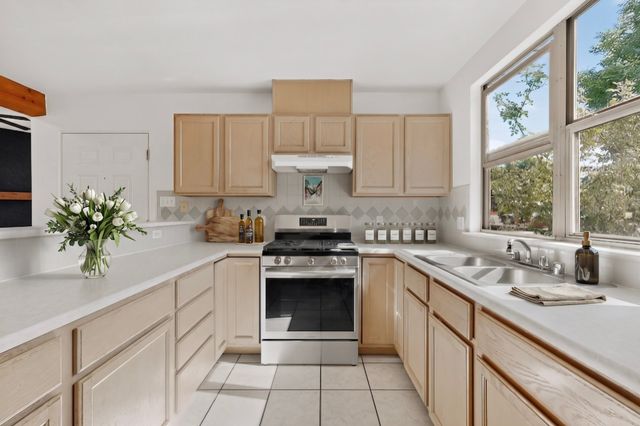 1507 Calle Angelina, Santa Fe, NM 87507
