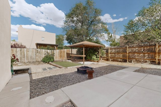 1507 Calle Angelina, Santa Fe, NM 87507