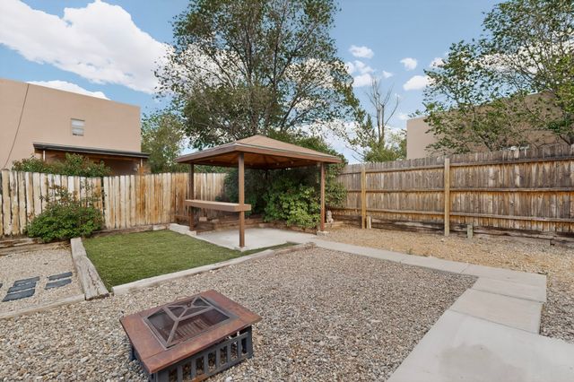 1507 Calle Angelina, Santa Fe, NM 87507