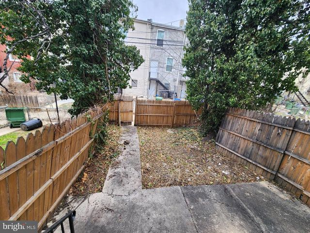 2416 W FRANKLIN ST, Baltimore, MD 21223