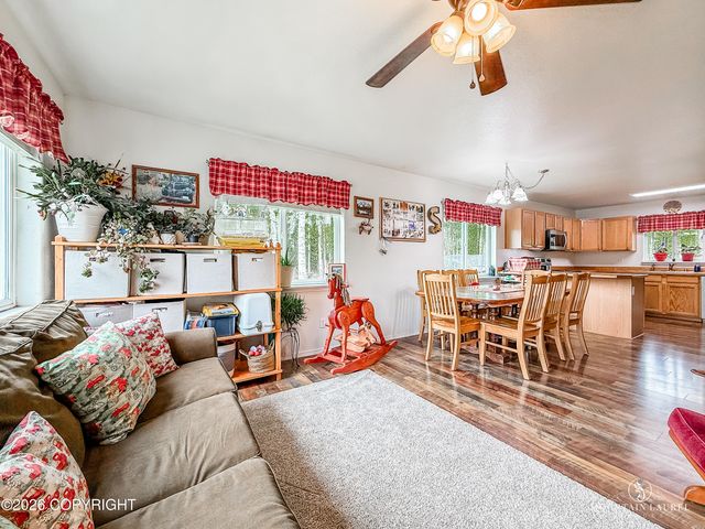 13933 W Brittany Lou Avenue, Houston, AK 99623