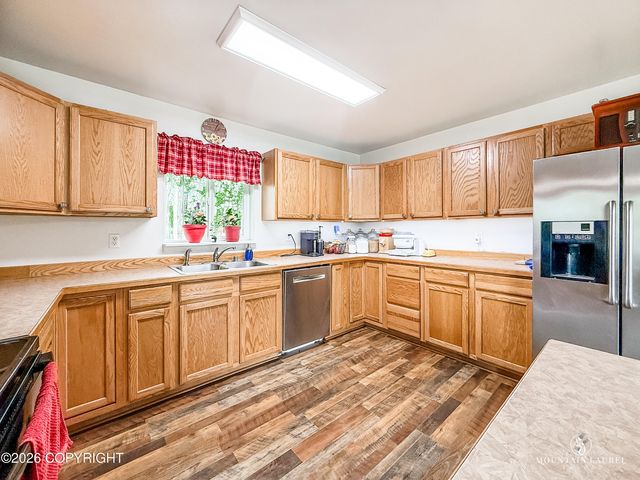 13933 W Brittany Lou Avenue, Houston, AK 99623