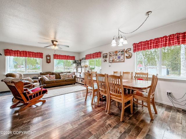 13933 W Brittany Lou Avenue, Houston, AK 99623