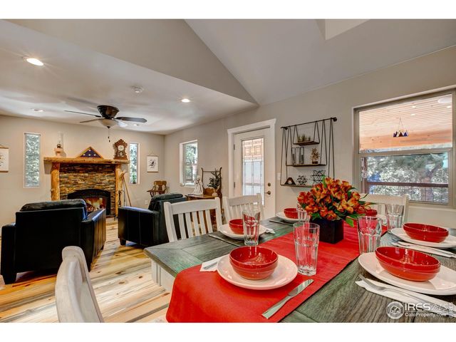 972 Aspen Dr, Lyons, CO 80540