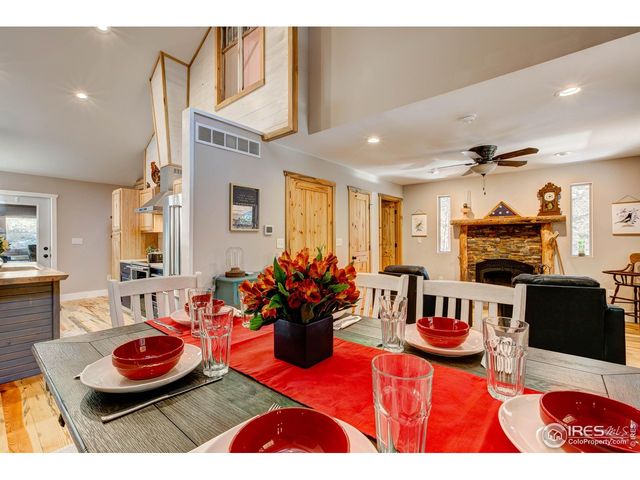 972 Aspen Dr, Lyons, CO 80540