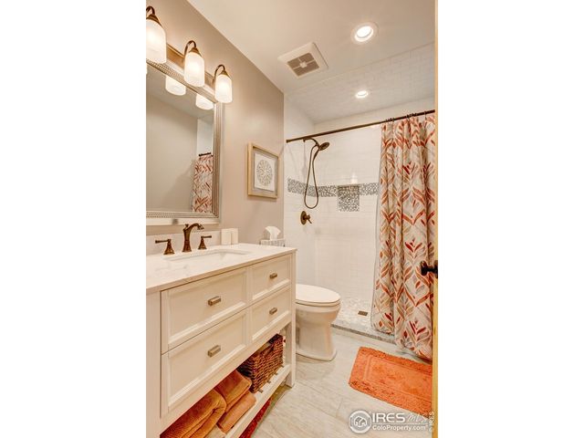 972 Aspen Dr, Lyons, CO 80540