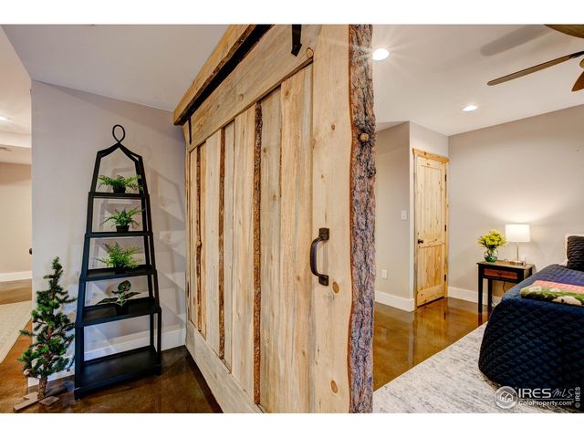 972 Aspen Dr, Lyons, CO 80540