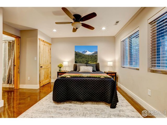 972 Aspen Dr, Lyons, CO 80540