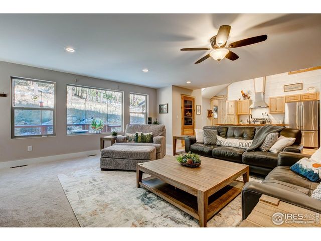 972 Aspen Dr, Lyons, CO 80540