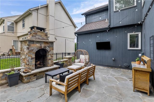 14014 Briar Drive, Overland Park, KS 66224