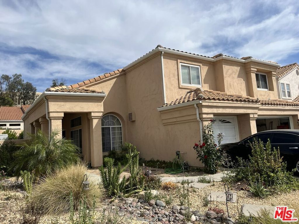 2 Bella Minozza, Lake Elsinore, CA 92532