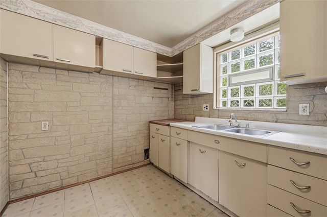 328 Ruthwood Ave, Baldwin Boro, PA 15227