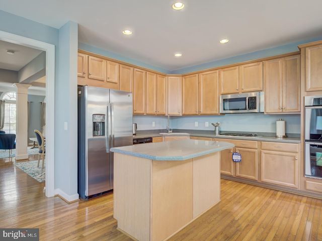 8410 CHAUCER HOUSE CT, Lorton, VA 22079