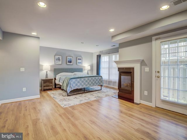 8410 CHAUCER HOUSE CT, Lorton, VA 22079