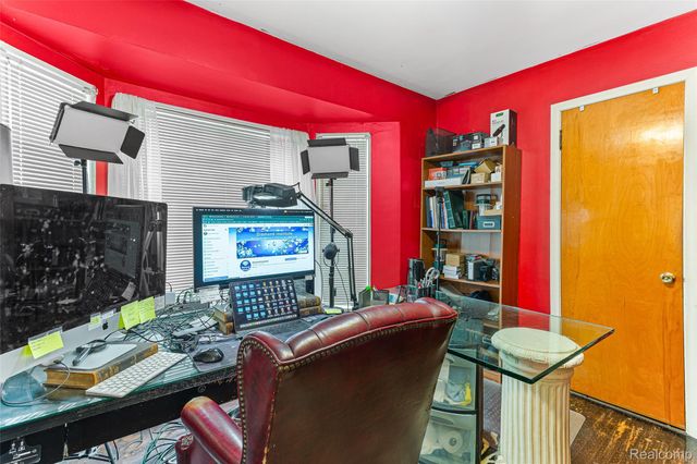 17980 Homer Street, Roseville, MI 48066