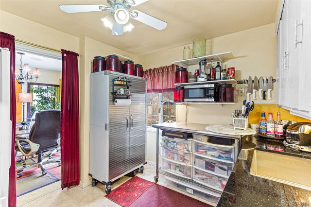 17980 Homer Street, Roseville, MI 48066