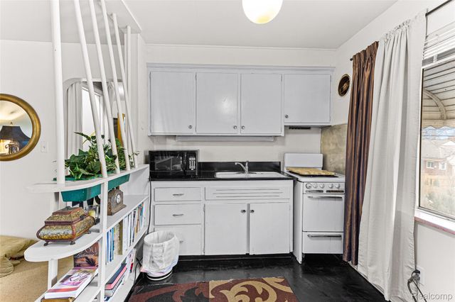 17980 Homer Street, Roseville, MI 48066
