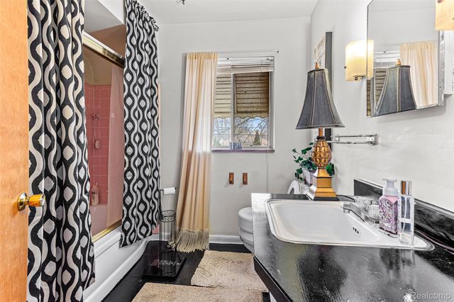 17980 Homer Street, Roseville, MI 48066