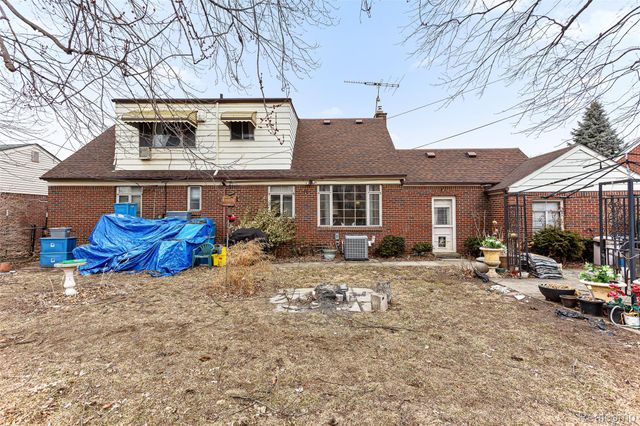 17980 Homer Street, Roseville, MI 48066