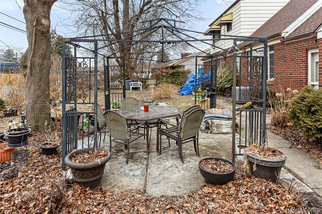 17980 Homer Street, Roseville, MI 48066