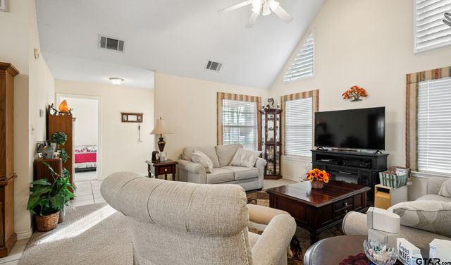 133 Valleywood Glen, Holly Lake Ranch, TX 75765