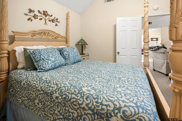 133 Valleywood Glen, Holly Lake Ranch, TX 75765