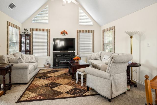 133 Valleywood Glen, Holly Lake Ranch, TX 75765