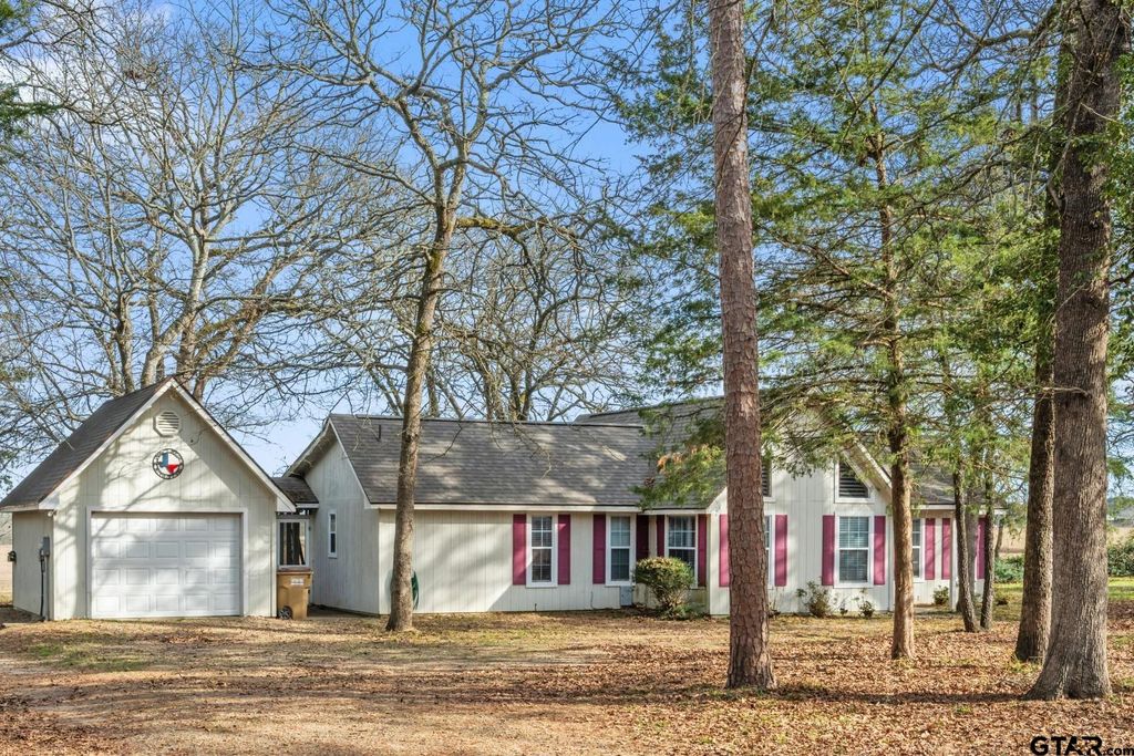133 Valleywood Glen, Holly Lake Ranch, TX 75765