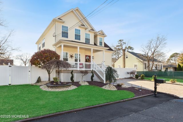 82 Tyndale Avenue, Monroe, NJ 08831