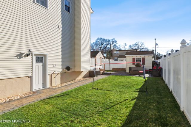 82 Tyndale Avenue, Monroe, NJ 08831