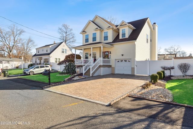 82 Tyndale Avenue, Monroe, NJ 08831