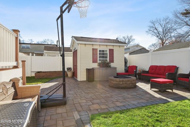 82 Tyndale Avenue, Monroe, NJ 08831