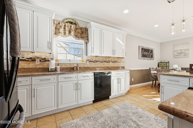 82 Tyndale Avenue, Monroe, NJ 08831