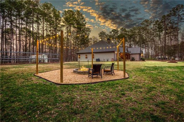 390 Herring, Grayson, GA 30017