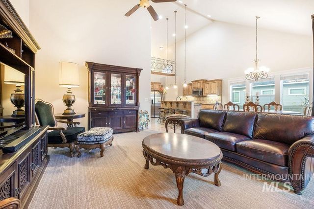 2698 N Vallin Ave, Meridian, ID 83646