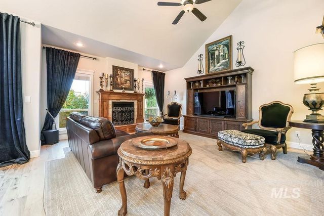 2698 N Vallin Ave, Meridian, ID 83646