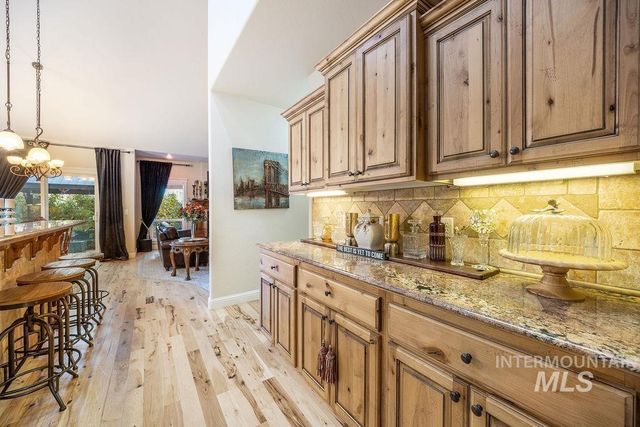 2698 N Vallin Ave, Meridian, ID 83646