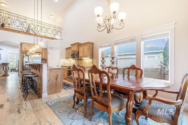 2698 N Vallin Ave, Meridian, ID 83646