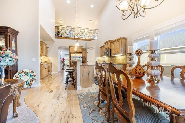 2698 N Vallin Ave, Meridian, ID 83646