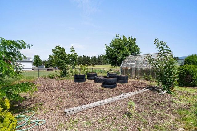 4821 S Conklin Rd, Greenacres, WA 99016