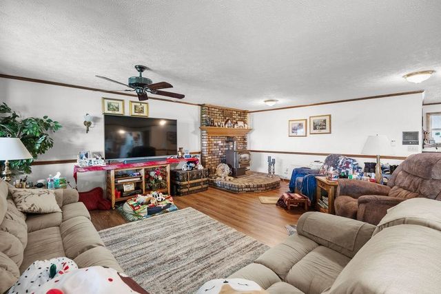 4821 S Conklin Rd, Greenacres, WA 99016
