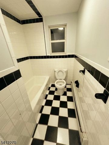 360 New St, Newark City, NJ 07103