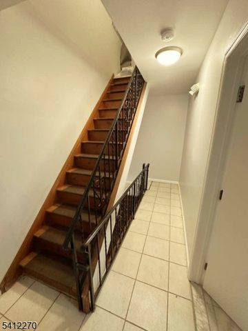 360 New St, Newark City, NJ 07103