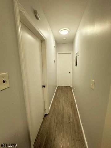 360 New St, Newark City, NJ 07103