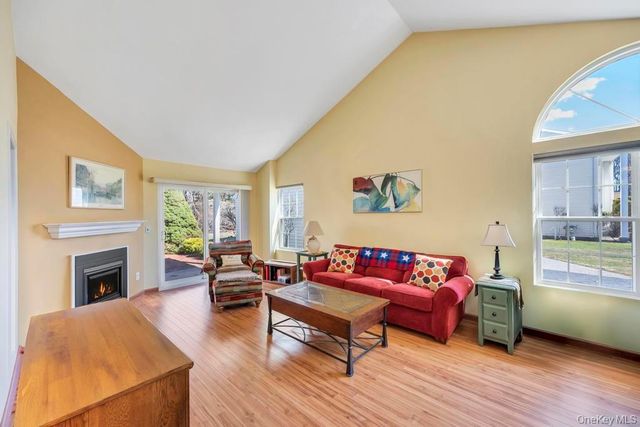 13 Mallard Path, Coram, NY 11727