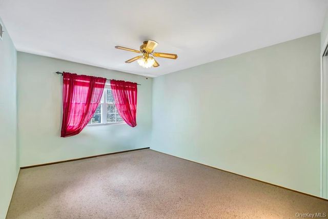 13 Mallard Path, Coram, NY 11727