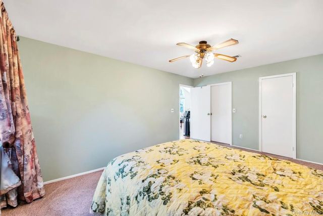 13 Mallard Path, Coram, NY 11727